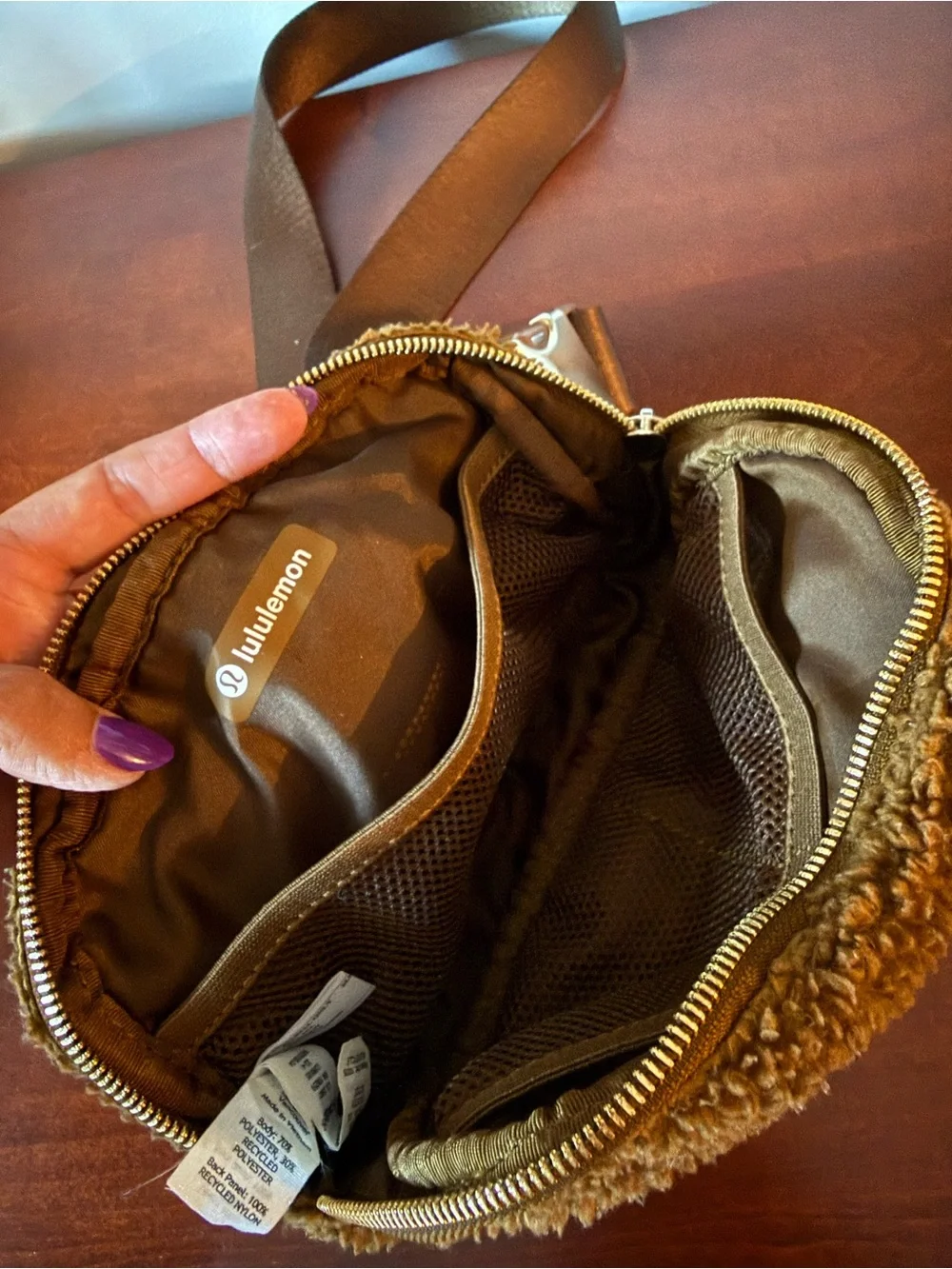 lululemon athletica camel retired Sherpa Belt Bag - Picture 4 of 7